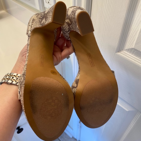 Vince Camuto Snake print Sathina Heels - Picture 5 of 9